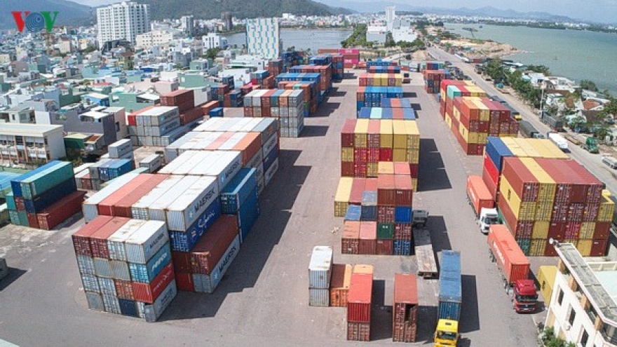 Nhiều chính sách miễn, giảm phí cho doanh nghiệp xuất nhập khẩu