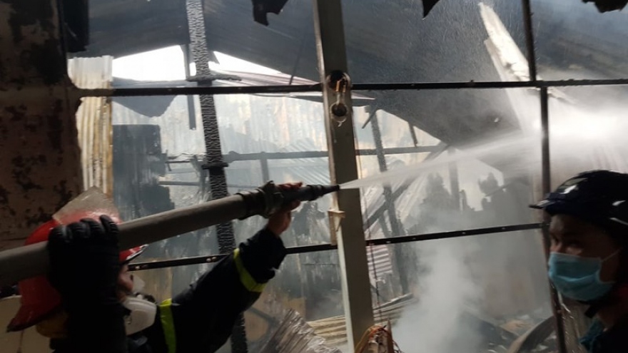 Hỏa hoạn thiêu rụi 3 nhà dân ở Kiên Giang