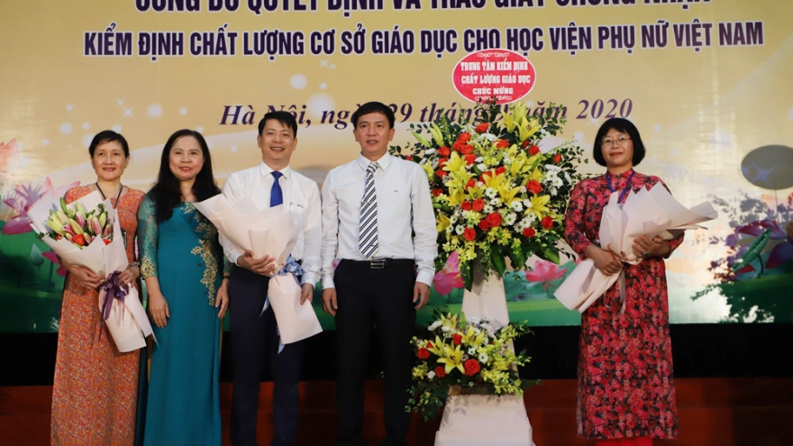 Học viện Phụ nữ Việt Nam nhận Giấy Chứng nhận kiểm định chất lượng giáo dục