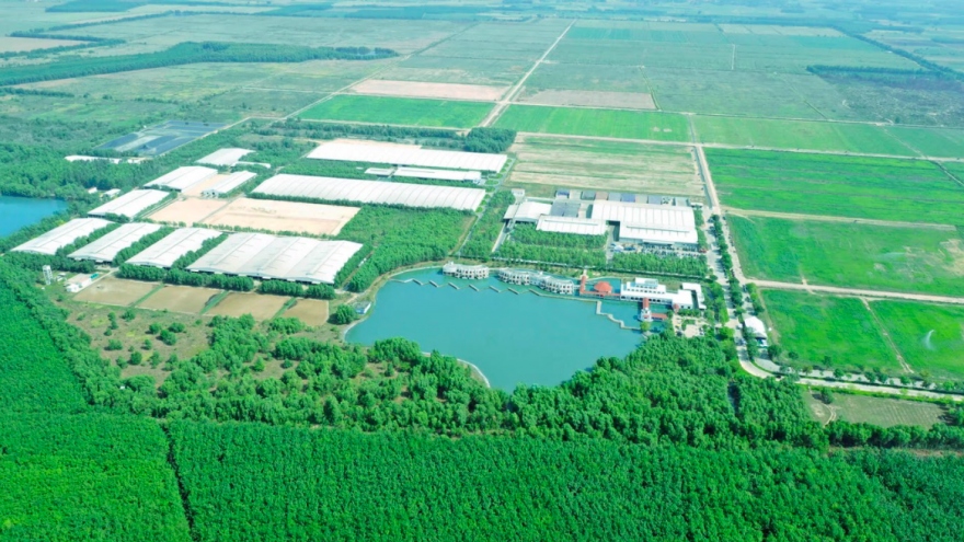 Vinamilk ra mắt hệ thống Trang Trại Sinh Thái Vinamilk Green Farm