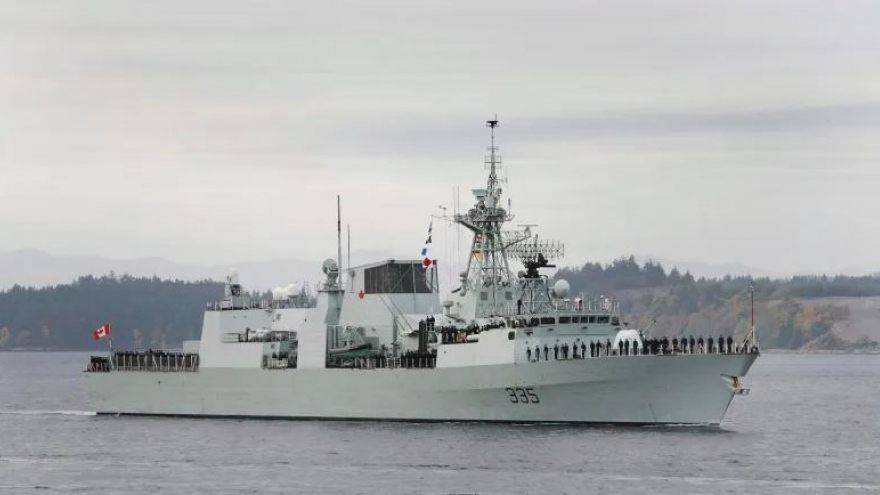Căng thẳng với Trung Quốc, Canada điều tàu chiến đi qua Biển Đông