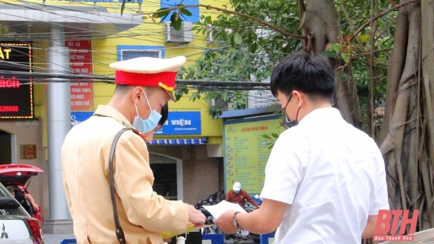 Phạt 25 triệu đồng thanh niên in chữ "Đoàn từ thiện..." để thông chốt kiểm dịch