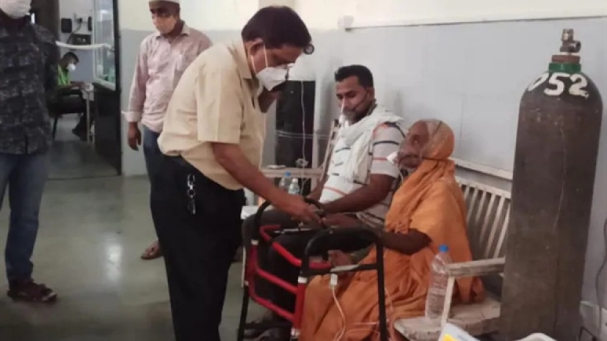 Bệnh nhân COVID-19 ở Ấn Độ tỉnh dậy ngay trước khi bị hỏa táng