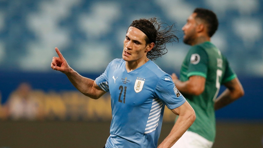 Cavani đưa Uruguay vào tứ kết Copa America 2021