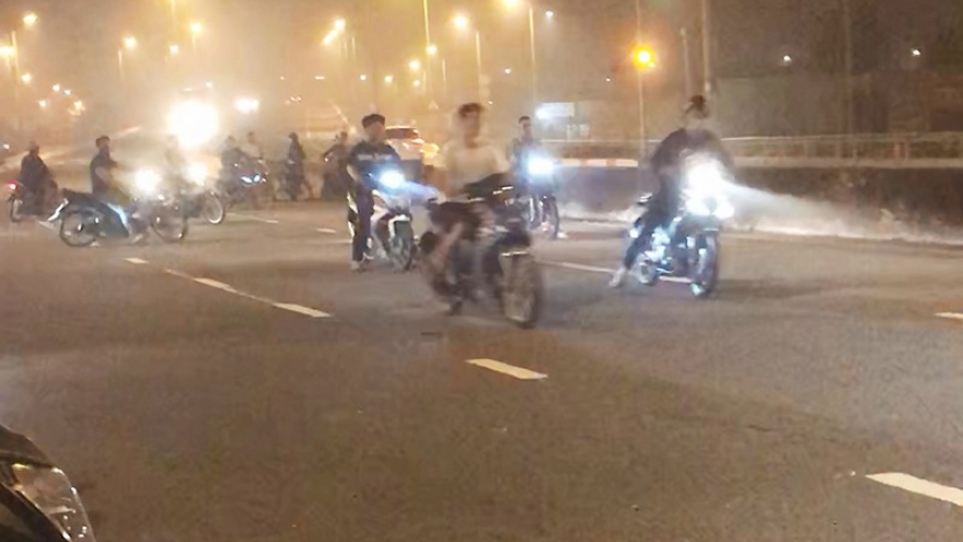 "Quái xế" chạy xe, đánh võng vẫn gia tăng ở Quảng Ninh