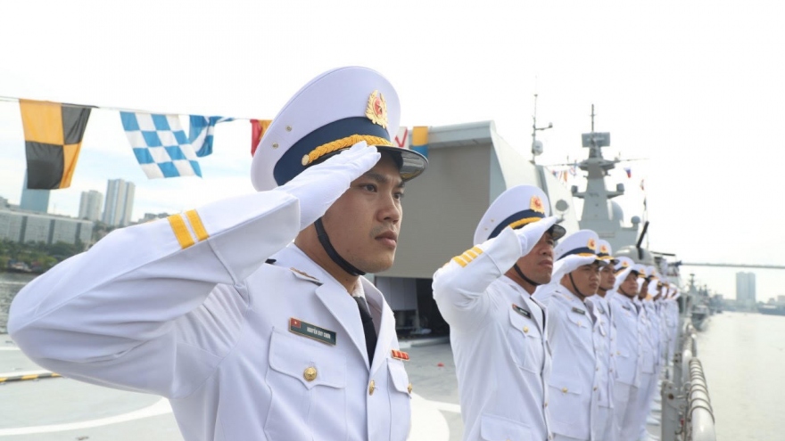 Biên đội tàu hộ vệ tên lửa của Hải quân Việt Nam tham dự Lễ duyệt binh tại Liên bang Nga
