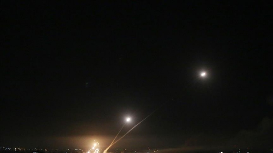Israel bị tấn công tên lửa từ Lebanon