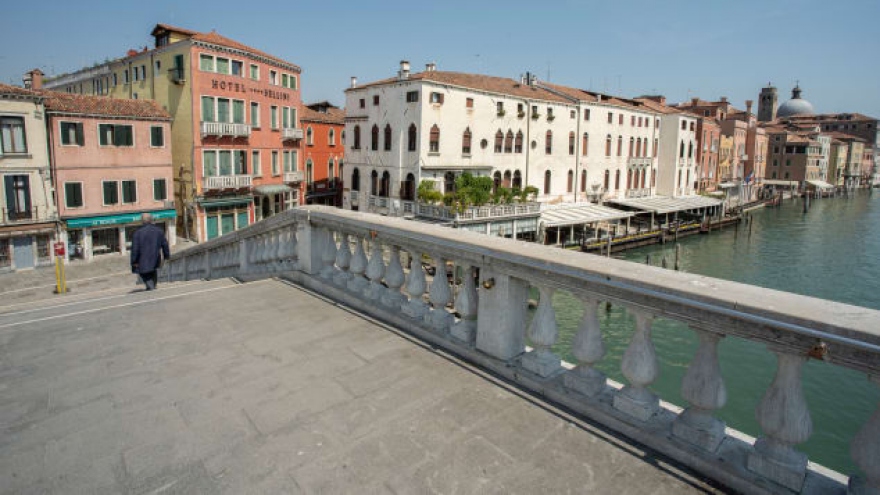 Venice sửa sang đường phố vì du khách khuyết tật