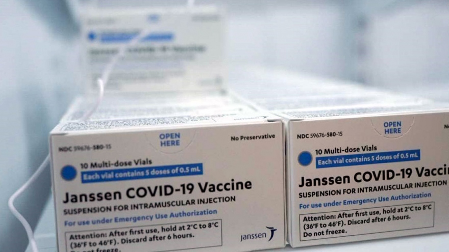 Slovenia tạm dừng tiêm vaccine Johnson & Johnson
