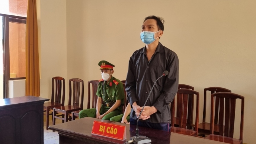 Kiên Giang: Lĩnh 8 năm tù vì mua tiền giả chuyển vào tài khoản để lấy tiền thật