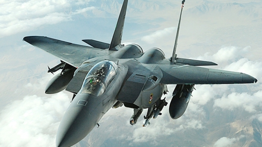Vì sao NATO “phớt lờ” đề nghị chuyển giao chiến đấu cơ F-15 và F-16 cho Ukraine?