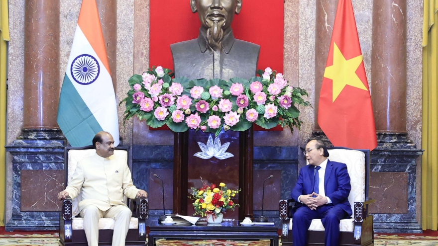 Chủ tịch nước đề nghị sớm mở lại đường bay thẳng giữa Việt Nam và Ấn Độ
