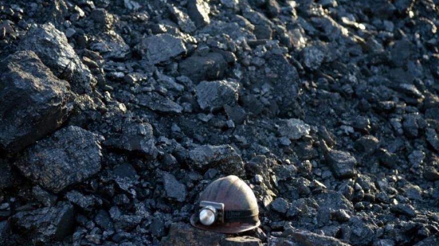 EU thông qua vòng trừng phạt thứ 5 đối với Nga, nhất trí cấm nhập khẩu than đá