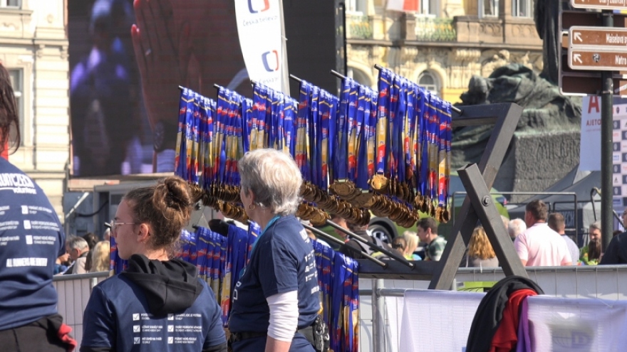 Hơn 8.000 vận động viên tham gia giải chạy Marathon quốc tế tại Séc
