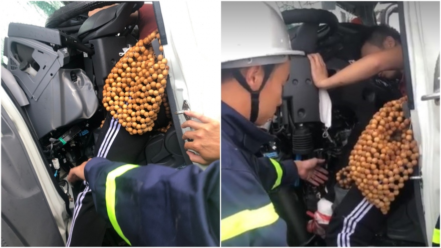Dùng thủy lực giải cứu tài xế bị mắc kẹt trong vụ tai nạn ở Gia Lâm, Hà Nội