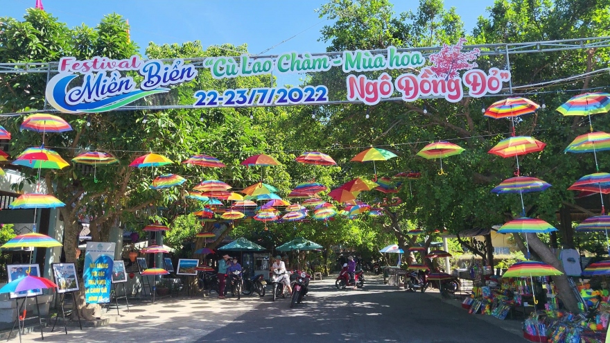 Festival miền biển "Cù Lao Chàm - mùa hoa ngô đồng đỏ"