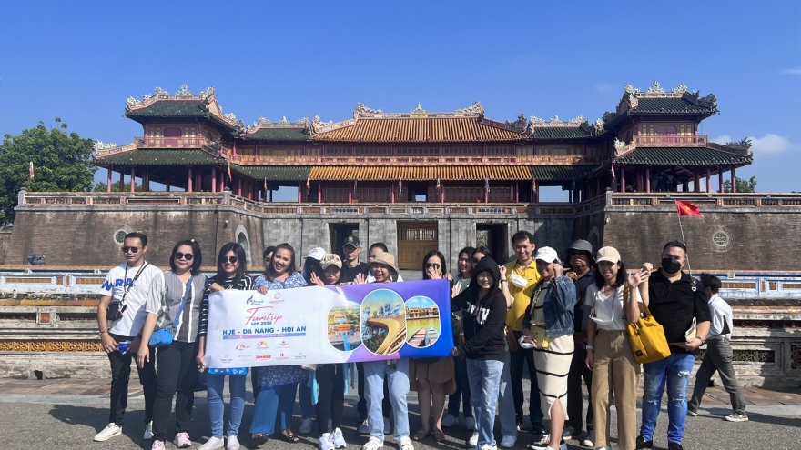 Đoàn famtrip Thái Lan khảo sát các điểm du lịch Huế