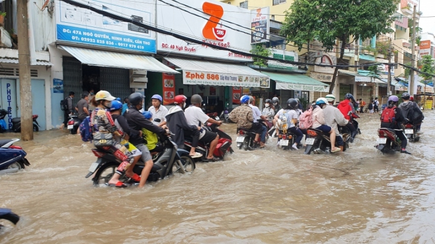 Học sinh Cần Thơ nghỉ học 3 ngày vì triều cường dâng cao