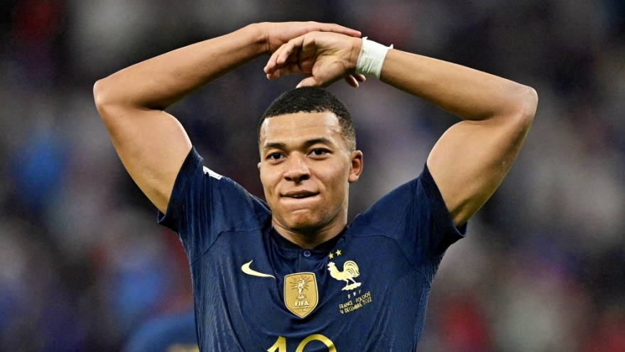 Kylian Mbappe khiến các cổ động viên Pháp lo lắng