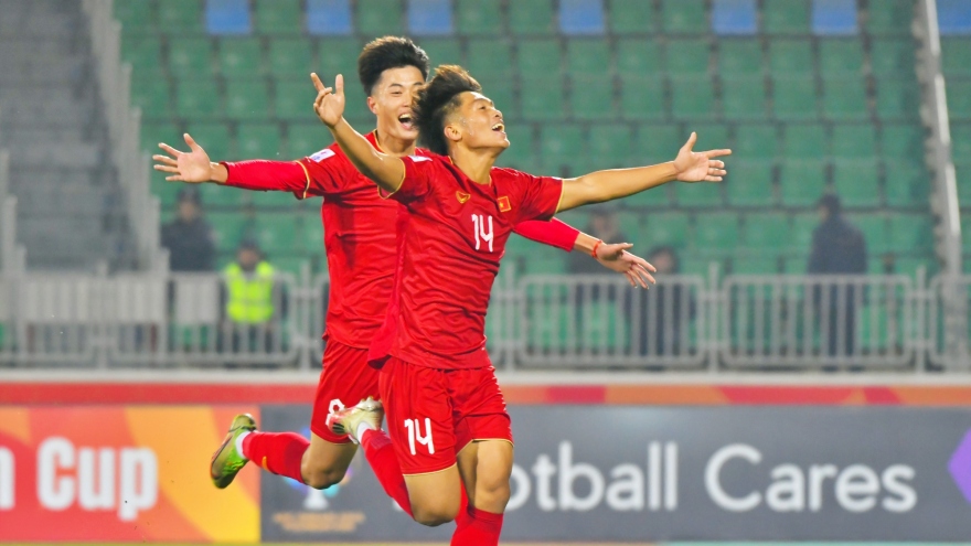 Văn Trường tái hiện siêu phẩm của Công Vinh, U20 Việt Nam gieo sầu cho U20 Qatar