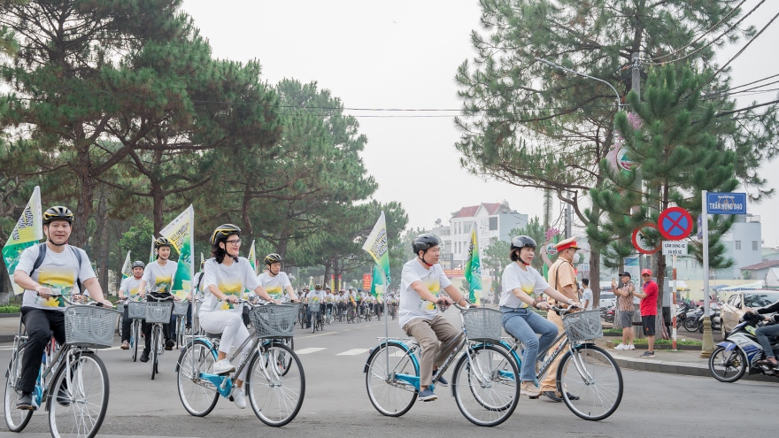 Hàng nghìn học sinh tham gia ngày hội "Giao thông không khói cho hành tinh xanh"