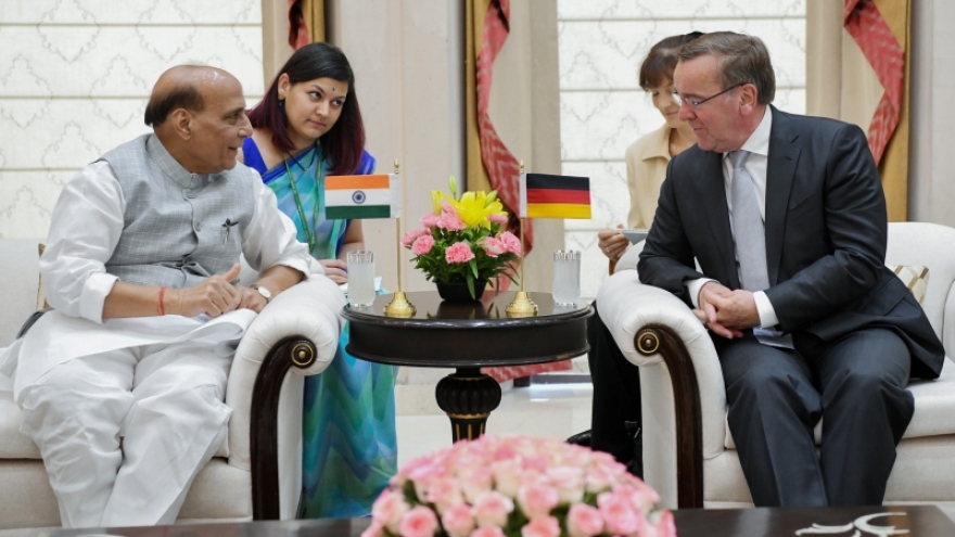Bộ trưởng Quốc phòng Ấn Độ, Đức nhất trí tăng cường hợp tác quốc phòng song phương