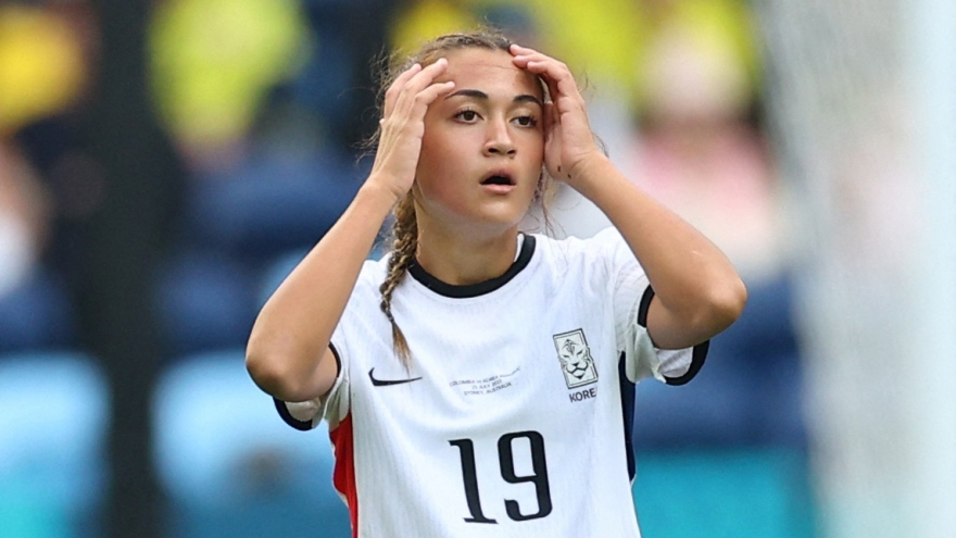 Cầu thủ gốc Mỹ của Hàn Quốc đi vào lịch sử World Cup nữ