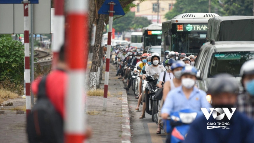 Cấm xe máy vào nội thành, người dân di chuyển bằng gì?