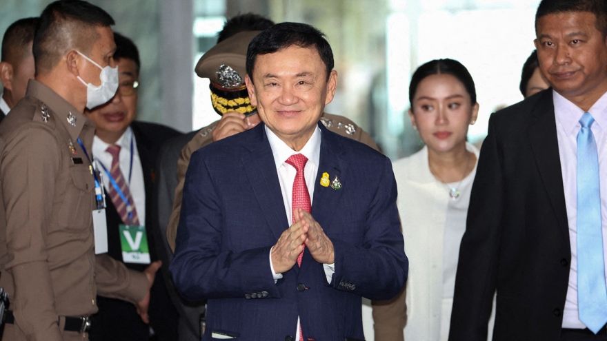 Cựu Thủ tướng Thaksin trở về Thái Lan