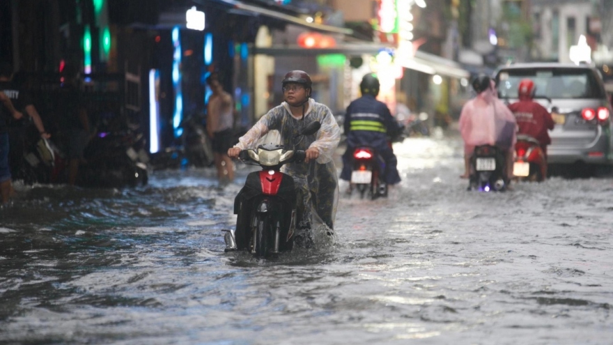 Thời tiết hôm nay 26/9: Mưa rất to ở Bắc Trung Bộ, có nơi trên 400mm