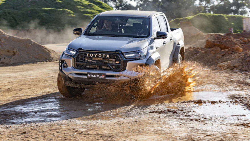 Toyota Hilux GR Sport chính thức được bán tại Úc với giá 73.990 AUD