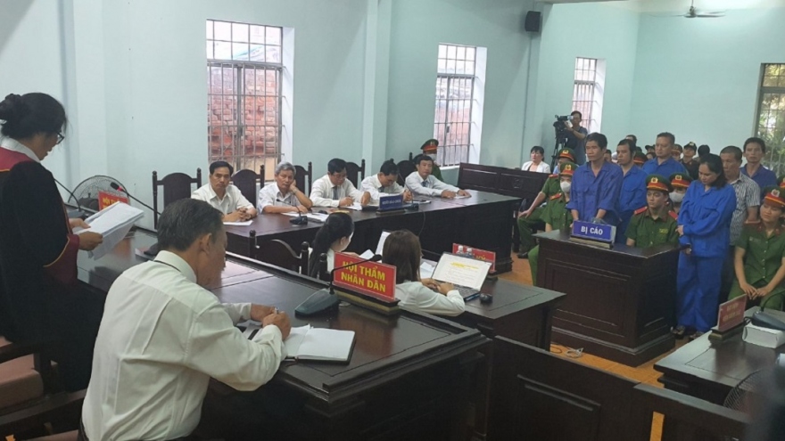Thảo “lụi” lĩnh án 18 tháng tù vì tội hủy hoại tài sản ở Bình Thuận
