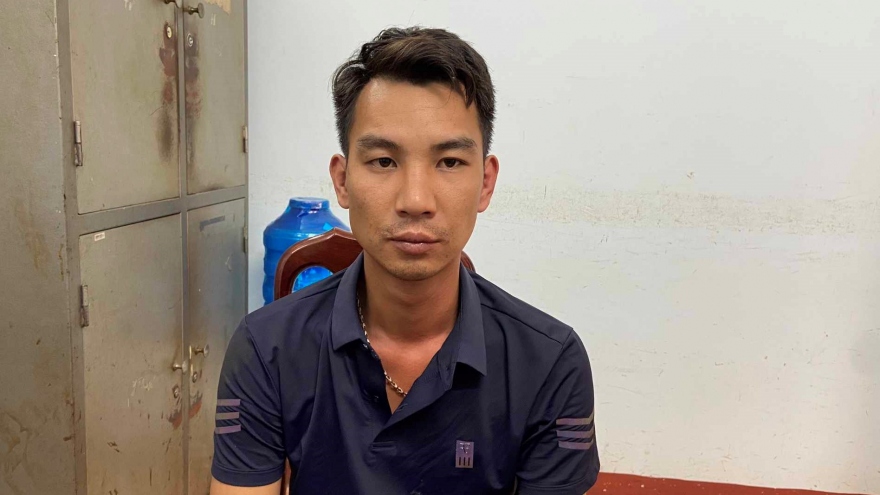 Tạm giữ tài xế xe tải tông xe du lịch chở 13 người ở Đắk Lắk