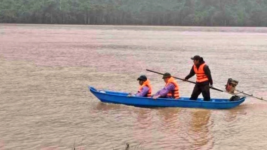 Một người đàn ông bị lũ cuốn mất tích ở Quảng Nam