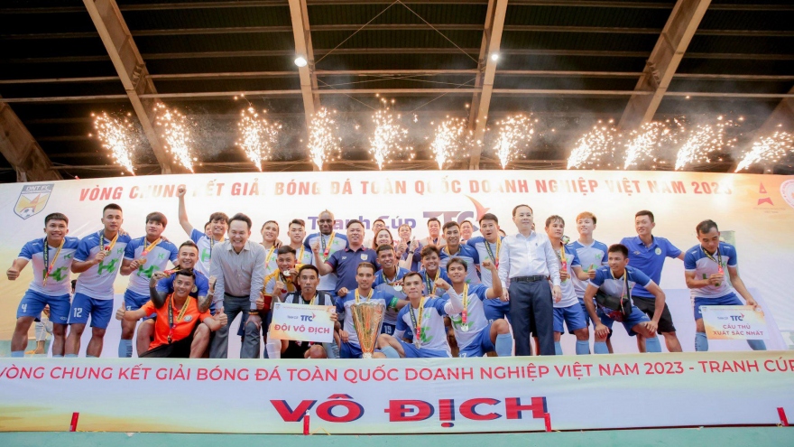 Hoá Cảnh FC vô địch Giải bóng đá toàn quốc Doanh nghiệp Việt Nam 2023