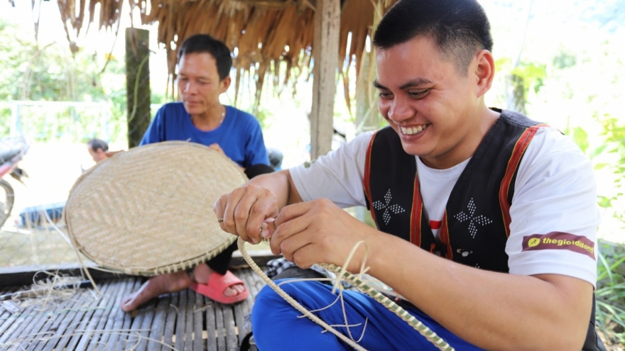 Lan tỏa tình yêu văn hóa dân tộc đến bạn trẻ Cơ Tu