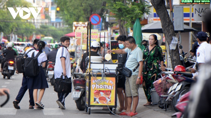 Lý do TP.HCM chưa thể thu phí vỉa hè