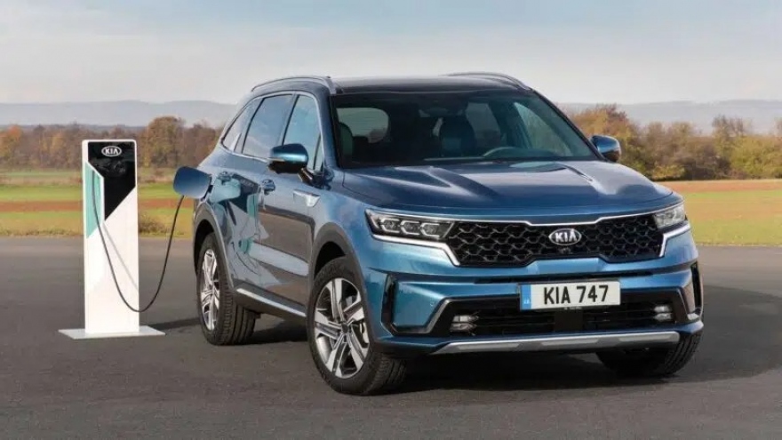 Tồn kho 2 năm, Kia Sorento phải giảm giá cả trăm triệu đồng để xả hàng