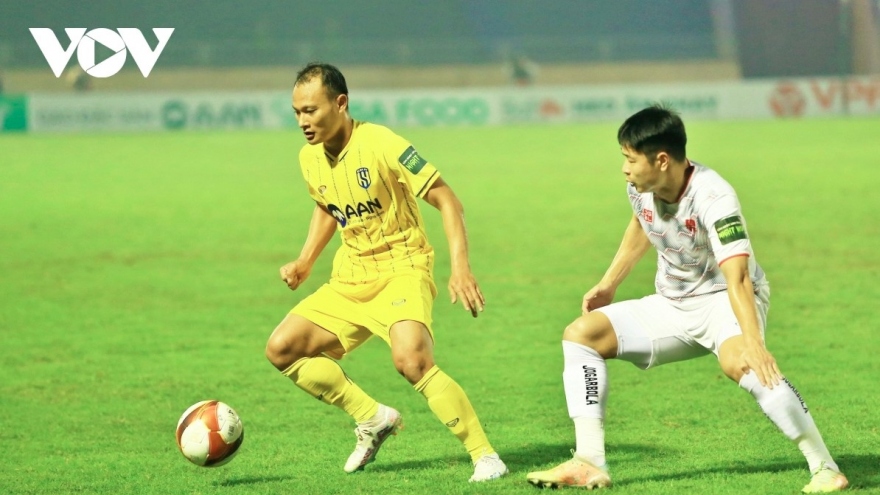 Chuyển nhượng V-League: Trọng Hoàng thông báo bến đỗ mới sau khi chia tay SLNA