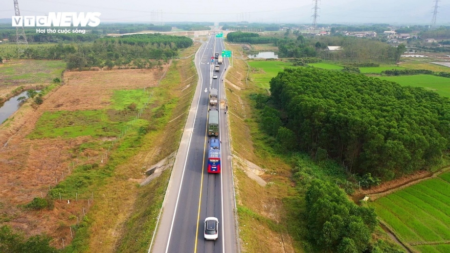 Nghiên cứu thay đổi quy chuẩn đường cao tốc, tối thiểu phải 4 làn xe