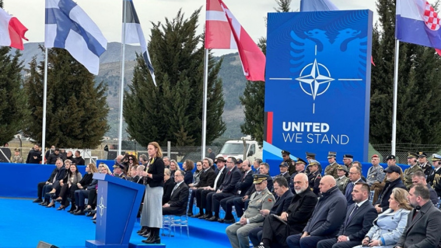 NATO tăng cường hiện diện tại Balkan bằng một căn cứ không quân mới ở Albania