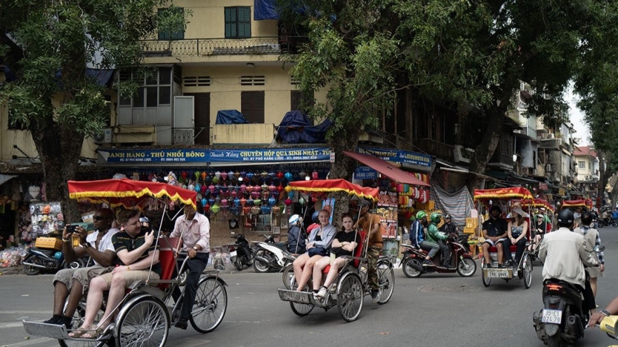 Khách quốc tế đến tăng đột biến, Hà Nội cần phải làm gì để giữ "phong độ"?