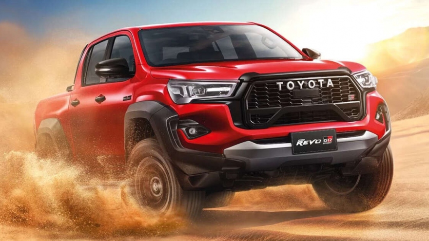 Toyota Hilux Revo GR Sport Wide Tread 2024 ra mắt, giá hơn 1 tỷ đồng