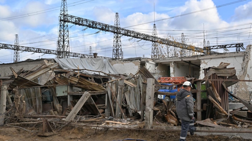 Tên lửa Nga tấn công các nhà máy điện ở miền Tây Ukraine