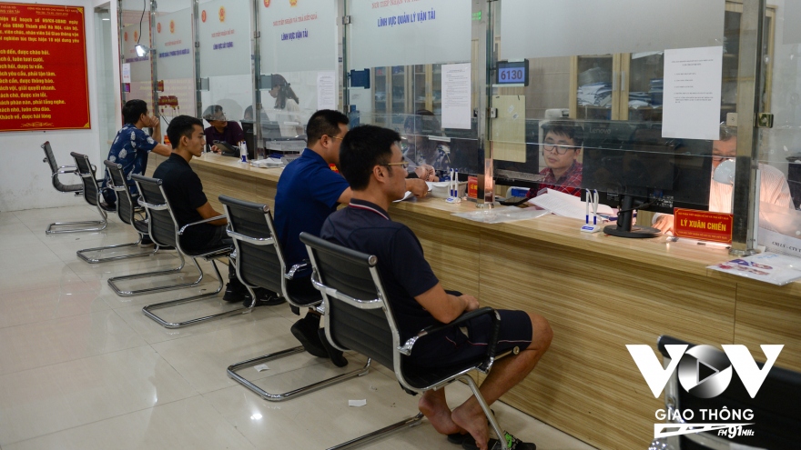 Hà Nội tiến tới 30 quận, huyện đều cấp đổi giấy phép lái xe