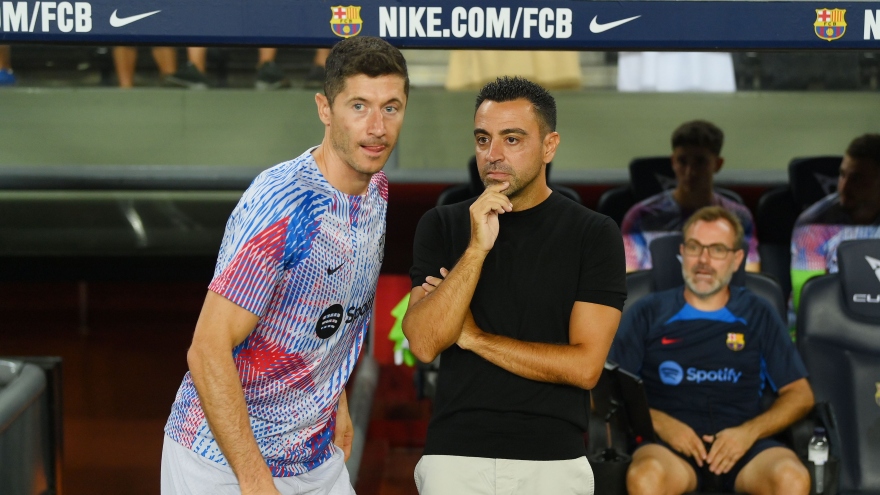 Tiết lộ nội tình éo le khiến Xavi bị Barca sa thải phũ phàng