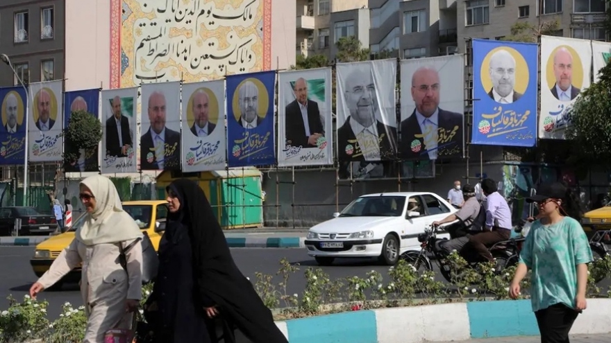 Bầu cử Tổng thống Iran kéo dài thời gian bỏ phiếu, chỉ trích Mỹ can thiệp