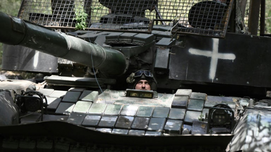 Nga tiến sát Donestsk, nỗ lực chọc thủng hàng phòng ngự của Ukraine