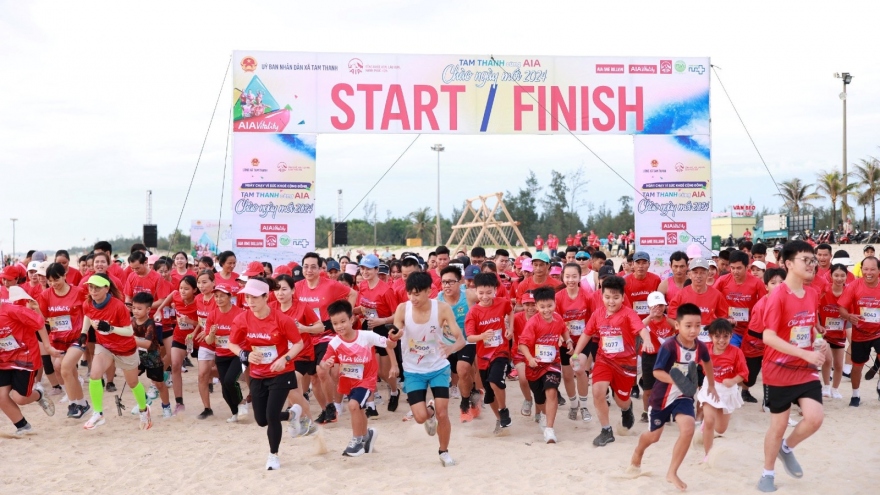 Hơn 1.000 VĐV tham gia Giải chạy việt dã “Tam Thanh cùng AIA chào ngày mới 2024”