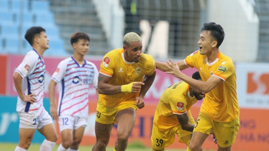 Kết quả V-League hôm nay 19/6: SLNA thua trận, HAGL đón tin vui